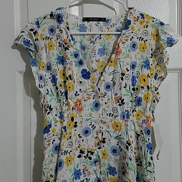 Zara Dresses & Skirts - Zara Basic floral dress